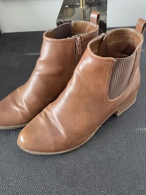 Denver Hayes Brown Women’s Ankle Boots - Classic Chelsea Style